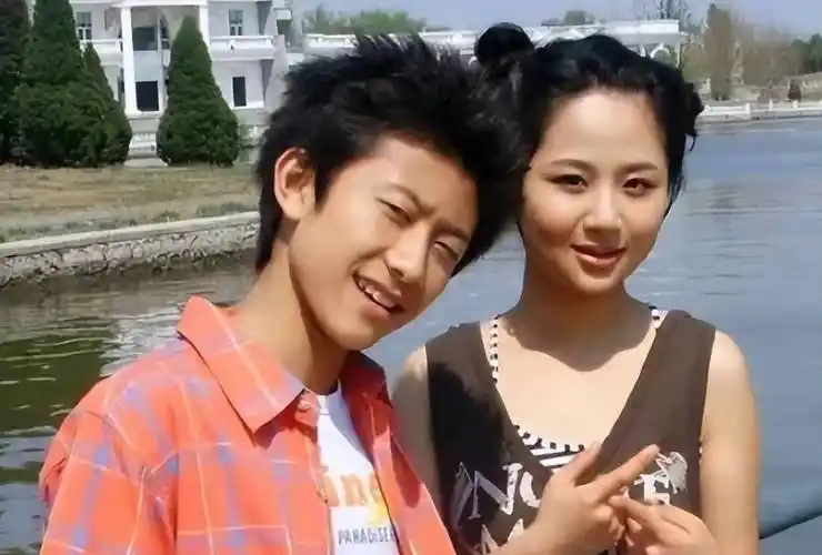 谢娜套路杨紫,杨紫说张一山至少比她高五公分_身高_偶像_合作