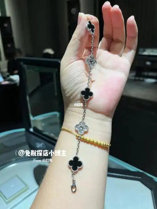vca梵克雅宝黑白熊猫限定手链