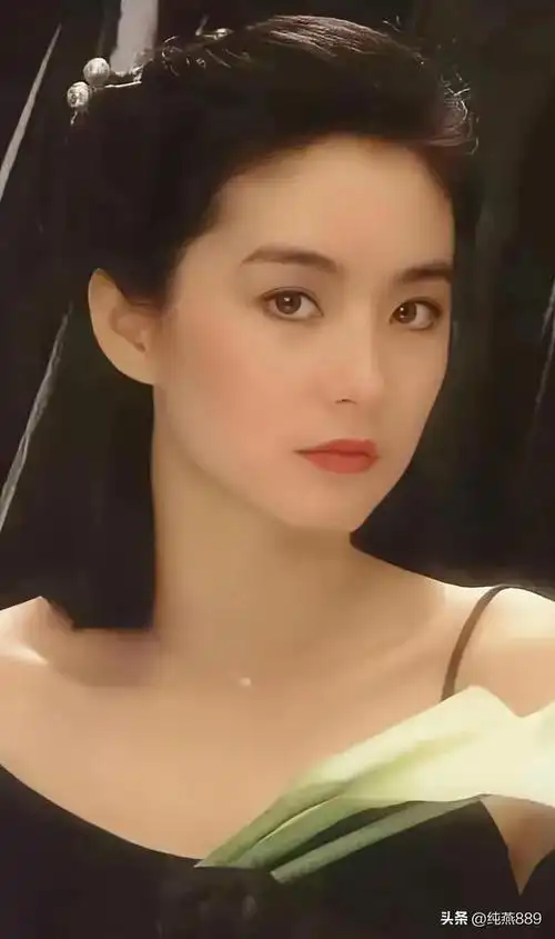 林青霞年轻时有多美18岁的她惊艳了全香港的女人!