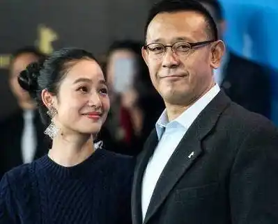 这个女演员就是周韵,她的老公就是大名鼎鼎的姜文.