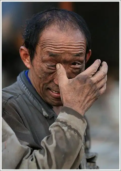 上一页 下一页 作品名称: 《我的父亲——农民工》  作品描述: 夏日的