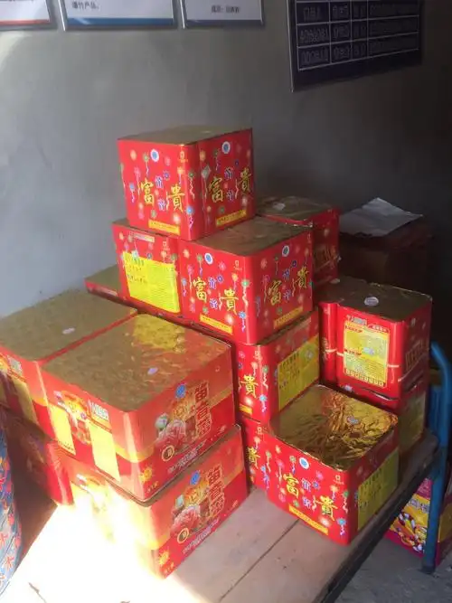 小二超市,烟花爆竹