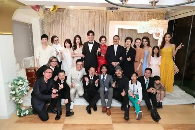 柯受良39岁儿子宣布妻子怀孕晒b超照分享喜悦妻子罕见露面