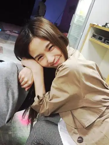 妞专访:「适合你的,不见得是你要的」清新精灵系才女-辛乐儿