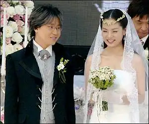 蔡琳与韩国歌手李承焕曾有过一段婚姻