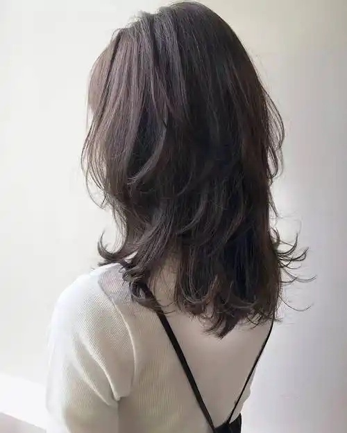 中高层次的齐肩发