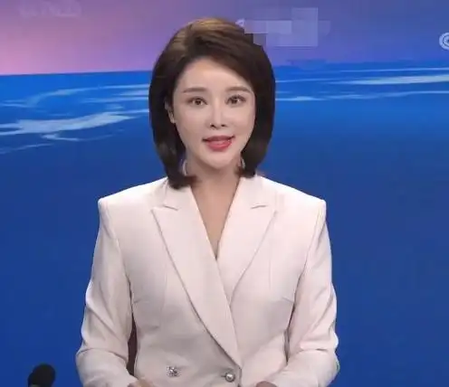 发型体现气质,央视主播以新发型爆红网络!