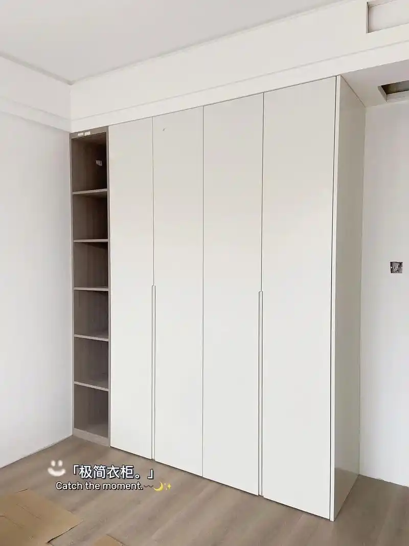 一门到顶极简衣柜78美貌和实用都兼顾.