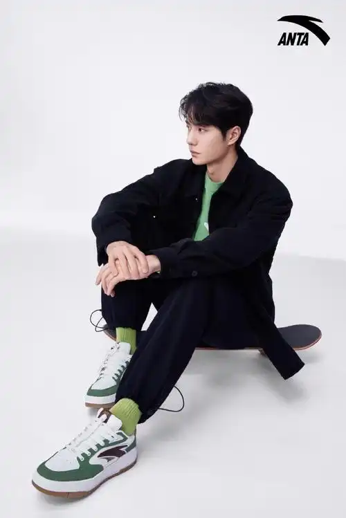 王一博安踏品牌全球首席代言人