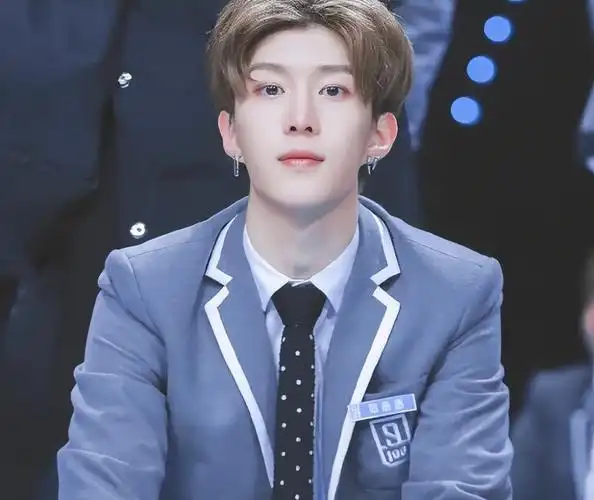 范丞丞上奔跑吧与前准姐夫李晨合作不尴尬,蔡徐坤却无缘和他合体_腾讯