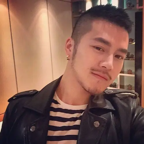 ins天菜帅哥 短发寸头健身真实肌肉帅哥照片(6)