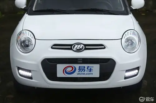 【力帆330ev2015款豪华版侧前45度车头向右水平汽车图片-汽车图片大全