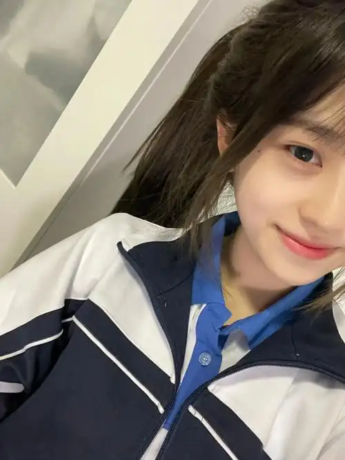 素颜清纯女高yyds