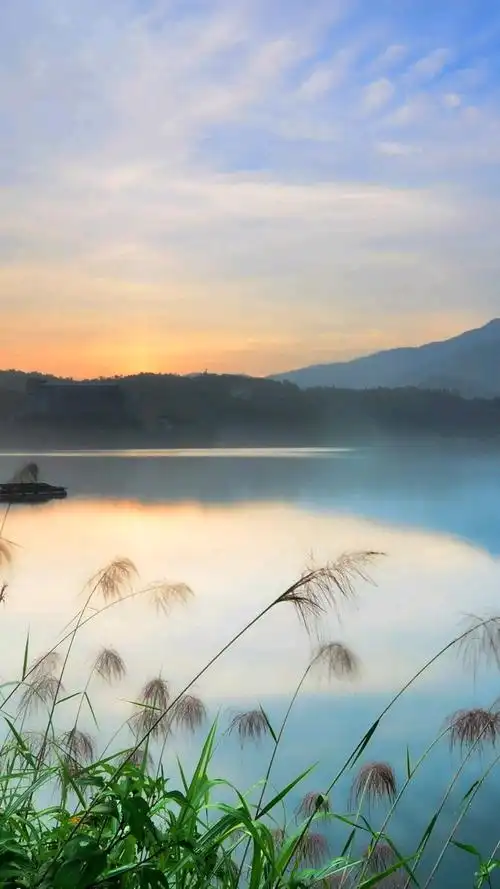 有哪些梦幻唯美,意境深远开阔,颜色淡雅,以景为主的的壁纸或图片?