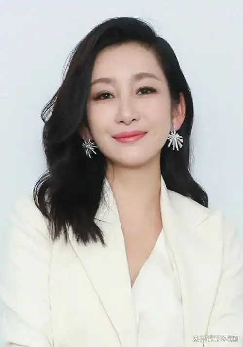 收手吧秦海璐!别辣观众眼睛了,时隔20年再演美人,雷人又没脑