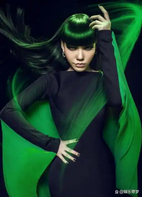 事实说明,一线歌手中"消失"的吴莫愁,早已走上一条"不归路"