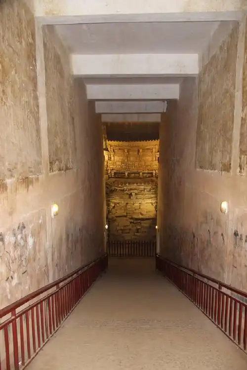 全国重点文物保护单位---后唐·秦王李茂贞墓