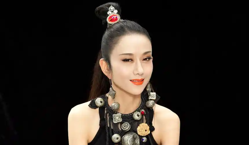 名人大拜年|著名舞蹈艺术家杨丽萍:祝广州日报的读者新春快乐