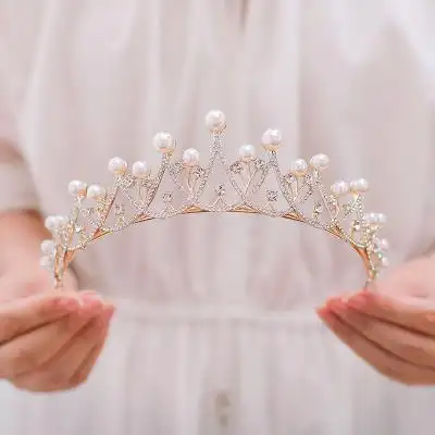 金色皇冠头冠图片