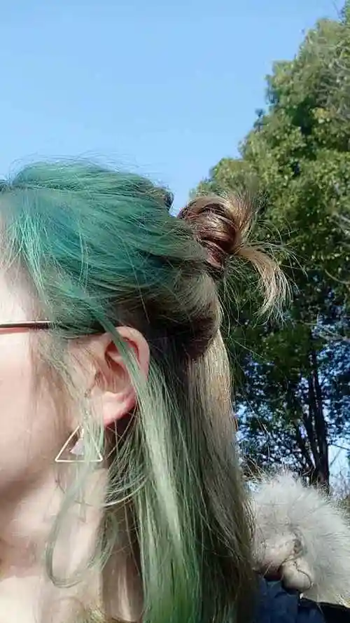 闷青色男生合不合适 闷青色男生合不合适穿