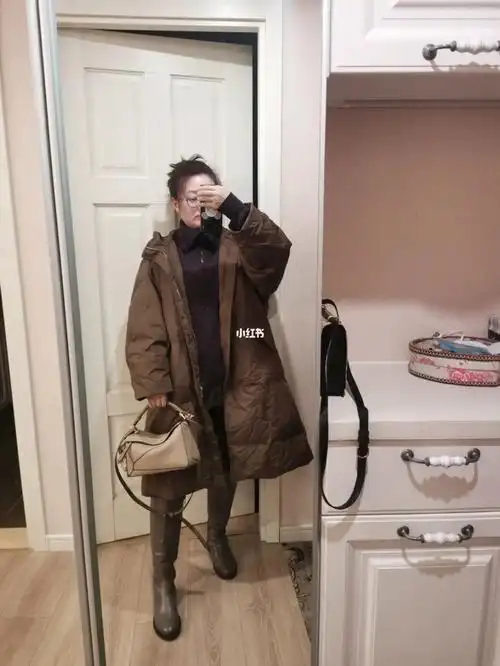 深浅不一的咖色搭配