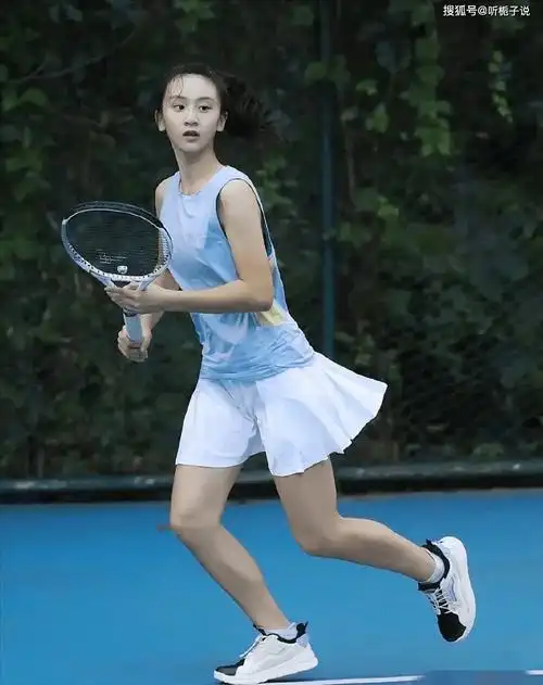 14岁皮肤白皙,个子高挑,未来前途无量_田雨橙_父亲_父母