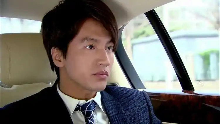 恋恋不忘:佟丽娅看到童童被言承旭接走,跑着追车!