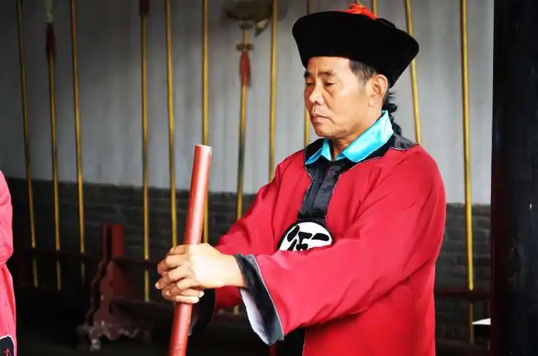 内乡县衙 内乡县衙,位于河南省内乡县城东大街,是中国古代的官署衙门