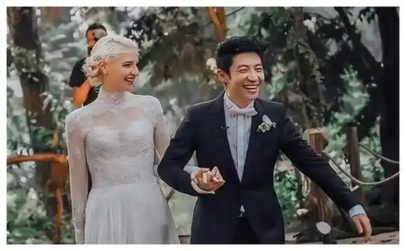 撒贝宁一家四口降临武汉!