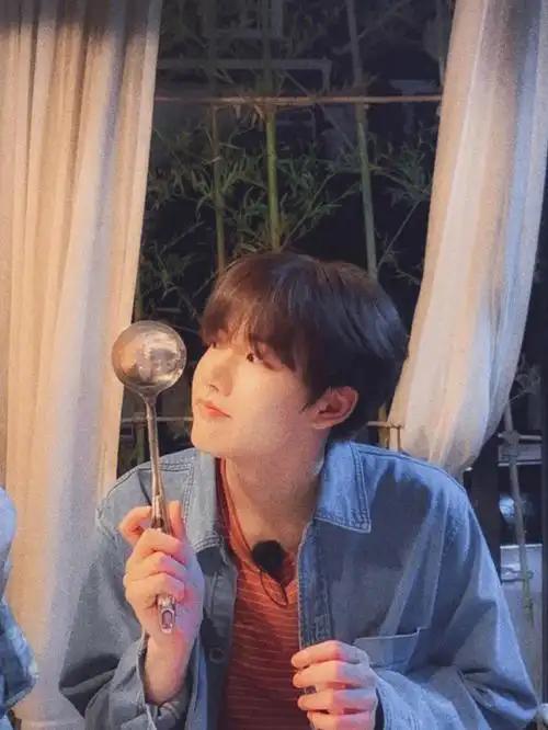 treasure成员金俊奎盒4