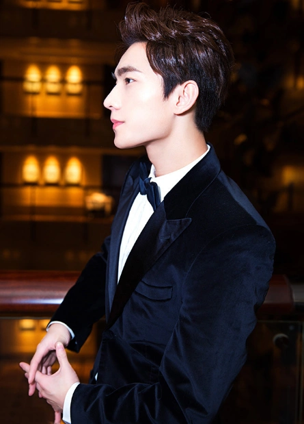 中国最具"侧颜杀"四大男明星,千玺第二,第一帅得"惊为天人"