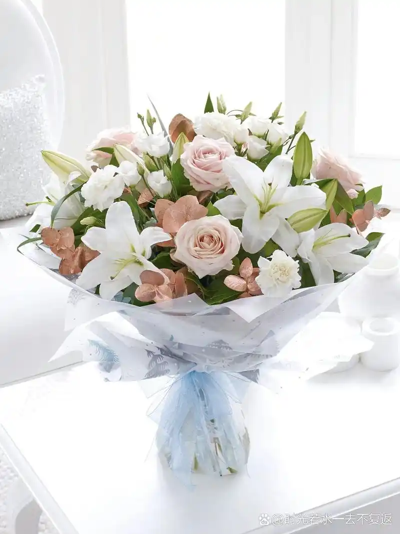 七夕攻略|百合花束送给执子之手的ta 百合花的花语和寓意 百合的花语