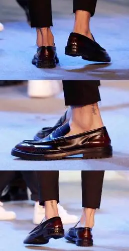 吴亦凡全身上下皆名品:脚踝撩人可单独出道