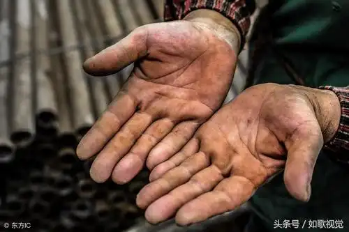 孩子, 你还在大手大脚花钱吗? 父母辛苦挣钱的10个瞬间, 看了泪奔|大