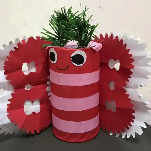 我用薯片盒子做的手工,可爱吗?