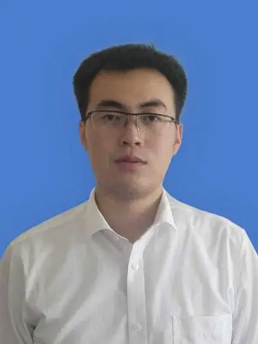 请帮忙p个两寸蓝底照片,480*640,30 大小 50,谢谢