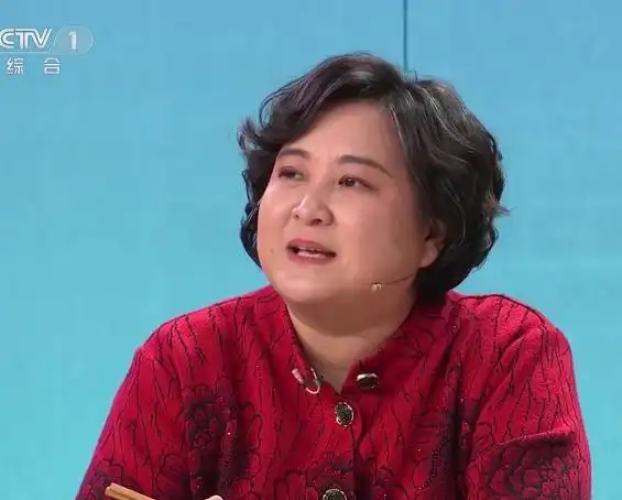 原创央视春晚贾玲摇身一变成张小斐恶婆婆明枪暗斗上演婆媳大戏