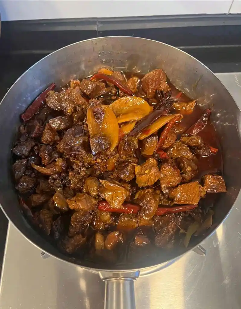 我家拿手的香辣卤牛肉做法,一家老小都爱吃  作为一个面食爱好者,一