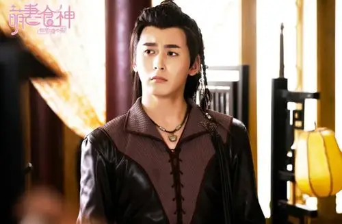 近日,柴格参演的根据同名小说改编古装剧《萌妻食神》正在热播,剧中