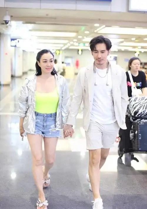 张伦硕整容前后张伦硕个人资料及图片张伦硕以前是男公关吗