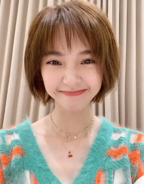 烫卷发却显老10岁,还是短发好看|唐艺昕|短发|发型_新浪新闻