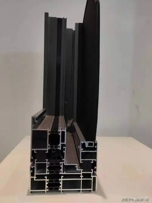 不知道阳台封窗怎么选的!看完这个再决定!_隔热_铝合金_玻璃