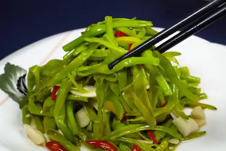 凉拌黄花菜这样做安全健康真是太美味了看到就流口水