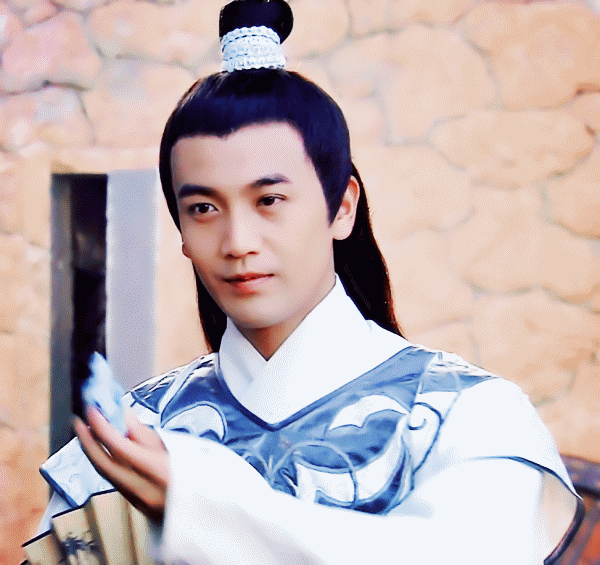 鲜花满月水长留,花满心时亦满楼.by清湄-ken