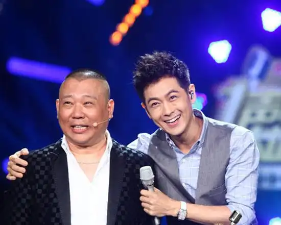 郭德纲调侃林志颖喝防腐剂你再不老我们就疯了