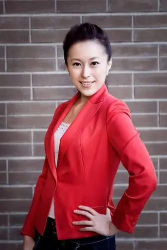 标题:东南台主持人晗喆