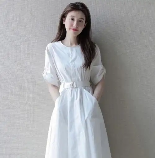 91白"出高级感,白色连衣裙子新款早秋女装减龄初秋韩版气质收腰显瘦