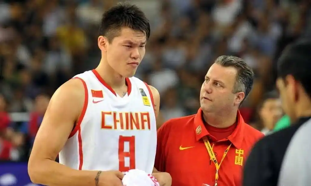 抽烟喝酒打进国家队,两次拒绝nba,朱芳雨凭什么这么狂?