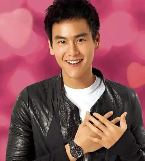 37岁的阳刚男神彭于晏,高度自律挑战极限,是学习的榜样!