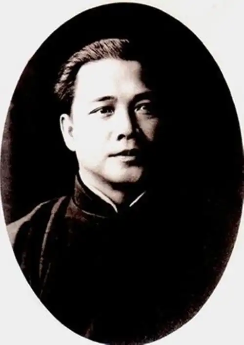 1910年,汪精卫潜入北京,想要行刺重要的大臣.